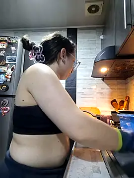 Snapshot of linda-schmidt chatting on 11.12.25 linda-schmidt online show from 11.12.25