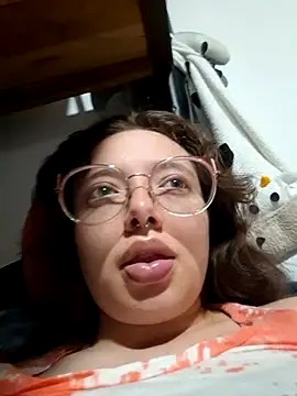 Snapshot of linda-schmidt chatting on 11.18.25 linda-schmidt online show from 11.18.25