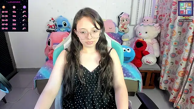 Snapshot of linda-schmidt chatting on 11.21.25 linda-schmidt online show from 11.21.25