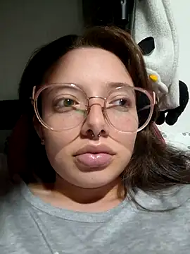 Snapshot of linda-schmidt chatting on 12.04.25 linda-schmidt online show from 12.04.25