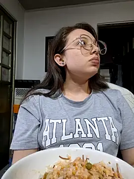 Snapshot of linda-schmidt chatting on 12.04.25 linda-schmidt online show from 12.04.25