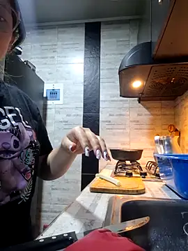 Snapshot of linda-schmidt chatting on 12.16.25 linda-schmidt online show from 12.16.25