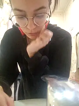 Snapshot of alyssa_sweet chatting on 03.04.25 alyssa sweet online show from 03.04.25