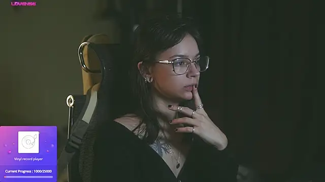 Snapshot of alyssa_sweet chatting on 09.26.25 alyssa sweet online show from 09.26.25