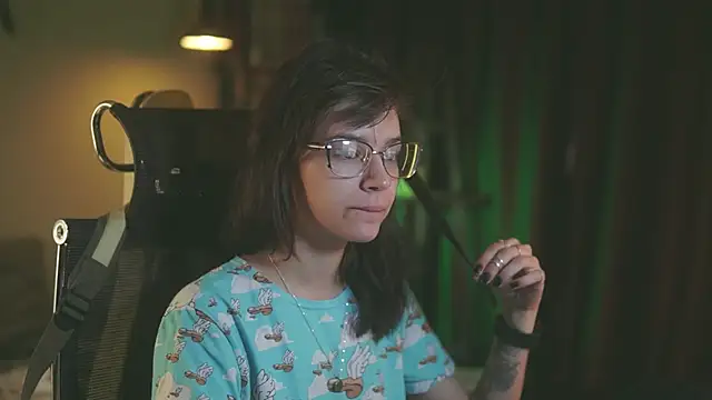 Snapshot of alyssa_sweet chatting on 10.02.25 alyssa sweet online show from 10.02.25