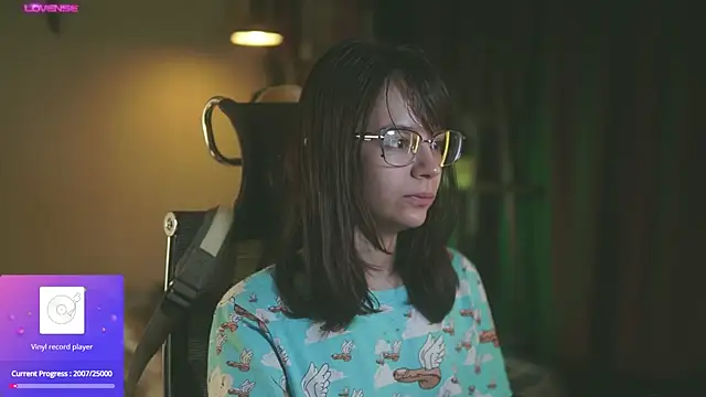 Snapshot of alyssa_sweet chatting on 10.03.25 alyssa sweet online show from 10.03.25