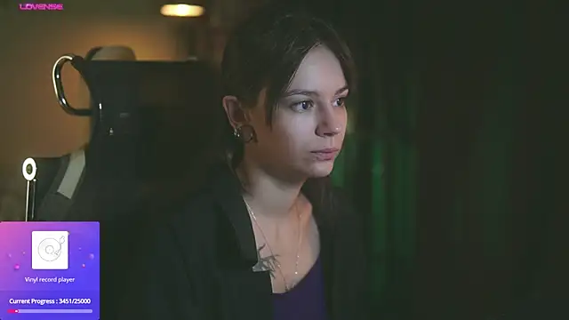 Snapshot of alyssa_sweet chatting on 10.08.25 alyssa sweet online show from 10.08.25