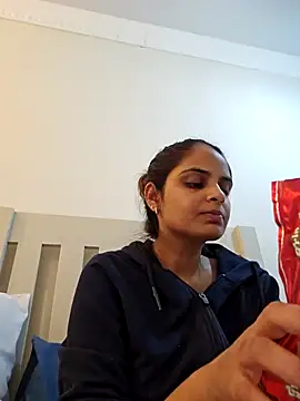 Snapshot of DirtySnowball69 chatting on 12.04.24 DirtySnowball69 online show from 12.04.24