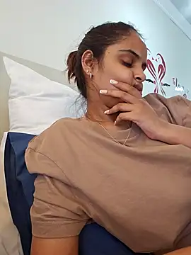 Snapshot of DirtySnowball69 chatting on 12.30.24 DirtySnowball69 online show from 12.30.24