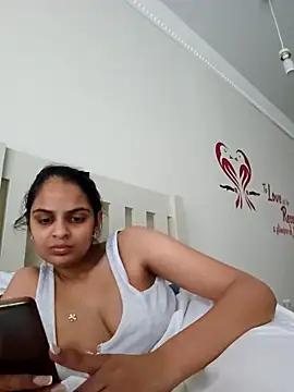 Snapshot of DirtySnowball69 chatting on 12.31.24 DirtySnowball69 online show from 12.31.24