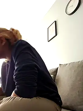 Snapshot of DirtySnowball69 chatting on 10.06.25 DirtySnowball69 online show from 10.06.25