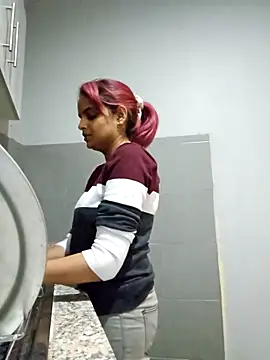 DirtySnowball69 online show from 12.18.25