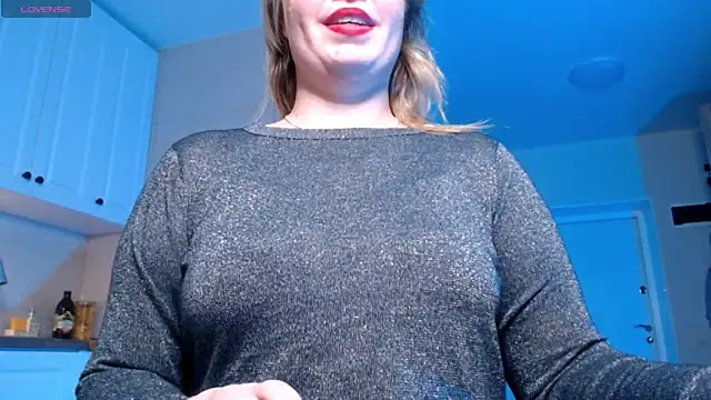 Snapshot of HotTiffani chatting on 01.25.25 HotTiffani online show from 01.25.25