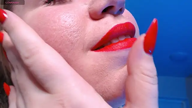 Snapshot of HotTiffani chatting on 03.03.25 HotTiffani online show from 03.03.25