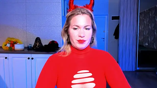 Snapshot of HotTiffani chatting on 11.01.25 HotTiffani online show from 11.01.25