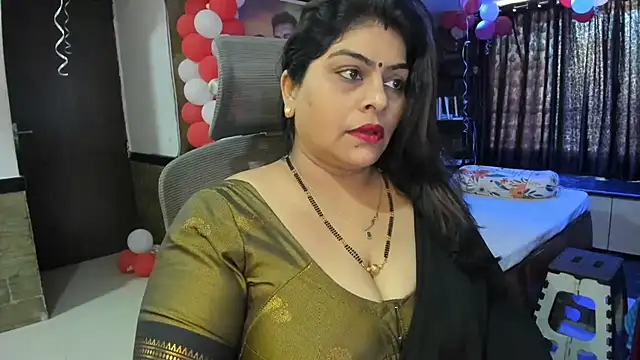 Snapshot of tarivishu23 chatting on 02.15.25 tarivishu23 online show from 02.15.25