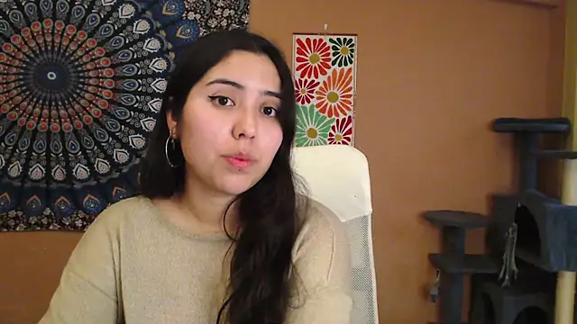 Snapshot of IntimateTales chatting on 01.07.25 IntimateTales online show from 01.07.25