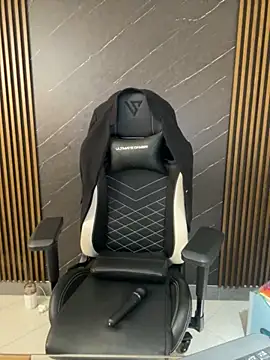 KellyBrooklyn  online show from 10.28.25