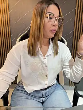 Snapshot of KellyBrooklyn_ chatting on 12.22.25 KellyBrooklyn online show from 12.22.25