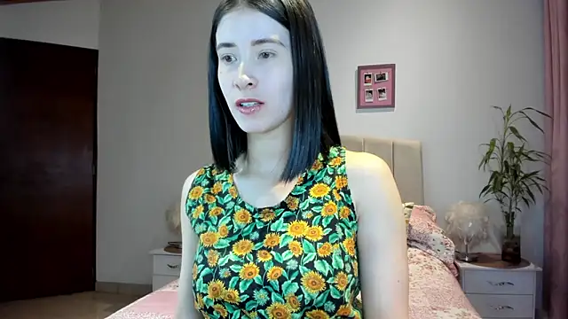 Snapshot of macarena_vallejo chatting on 10.10.25 macarena vallejo online show from 10.10.25