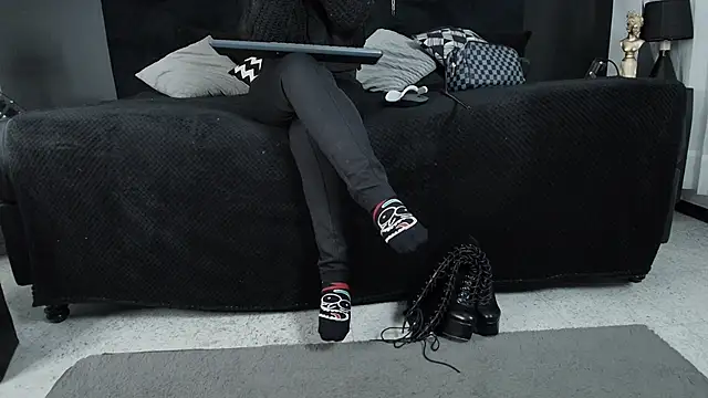  Jade 16 online show from 10.18.25