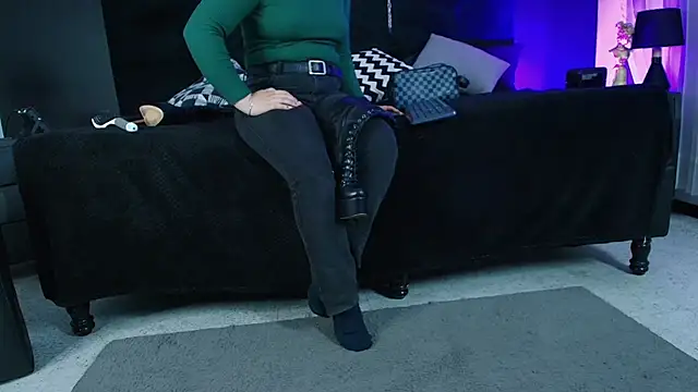  Jade 16 online show from 10.23.25