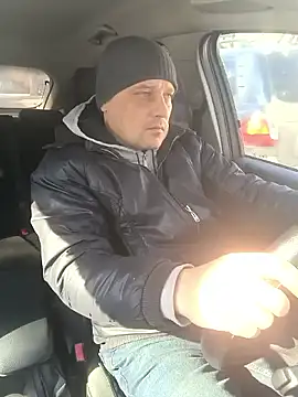 Snapshot of DanielOhCool chatting on 02.18.25 DanielOhCool online show from 02.18.25