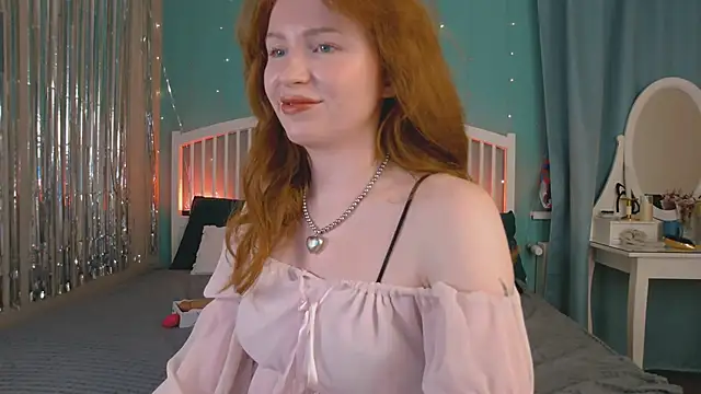 Snapshot of GingerArin chatting on 06.17.26 GingerArin online show from 06.17.26