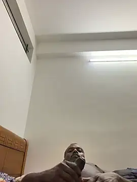 Snapshot of strongguyindia chatting on 02.19.26 strongguyindia online show from 02.19.26