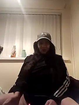 Snapshot of Leanne43 chatting on 03.18.25 Leanne43 online show from 03.18.25