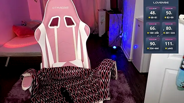 Snapshot of queenxlexy chatting on 12.24.24 queenxlexy online show from 12.24.24