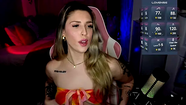 Snapshot of queenxlexy chatting on 12.29.24 queenxlexy online show from 12.29.24