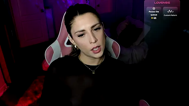 Snapshot of queenxlexy chatting on 01.07.25 queenxlexy online show from 01.07.25