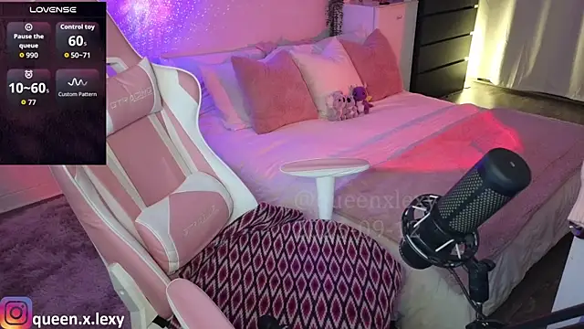 Snapshot of queenxlexy chatting on 09.12.25 queenxlexy online show from 09.12.25