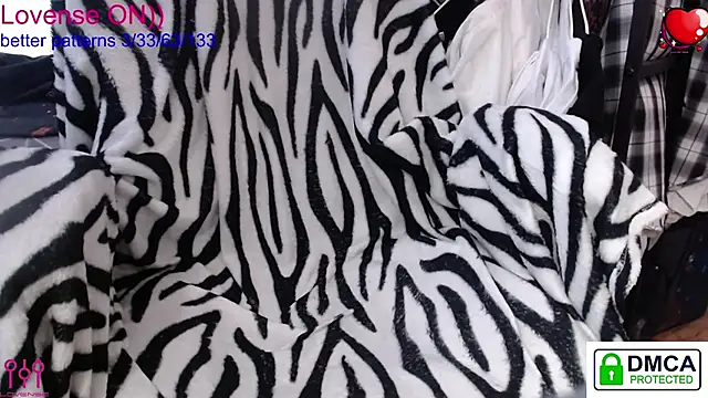 Snapshot of sweet_cute_cat chatting on 01.18.26 sweet cute cat online show from 01.18.26