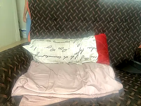 Wonderfulrose online show from 10.03.25