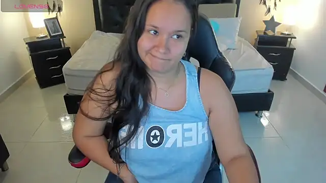 Snapshot of emily_lovexx chatting on 09.09.25 emily lovexx online show from 09.09.25