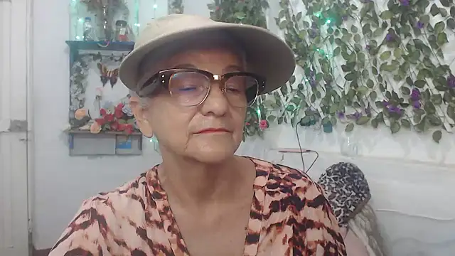 FunnyGrandma online show from 12.11.24