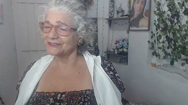 FunnyGrandma online show from 10.02.25