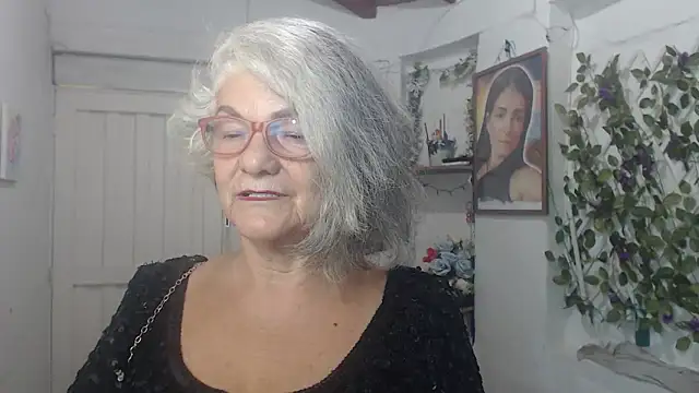FunnyGrandma online show from 10.03.25