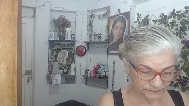 FunnyGrandma online show from 05.10.26
