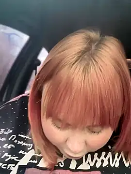 Snapshot of Model9798 chatting on 10.06.25 Model9798 online show from 10.06.25