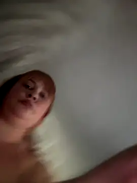 Snapshot of Model9798 chatting on 10.08.25 Model9798 online show from 10.08.25