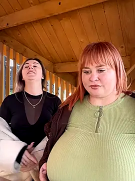 Snapshot of Model9798 chatting on 11.25.25 Model9798 online show from 11.25.25