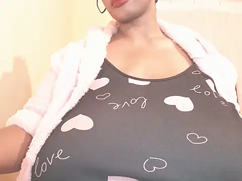 MissTits online show from 04.28.26