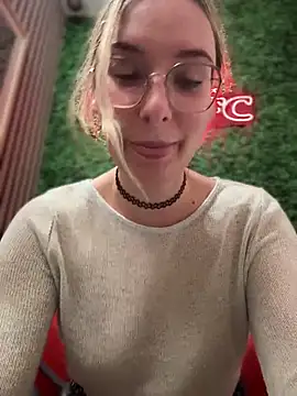 The Snowwhitee online show from 02.13.25