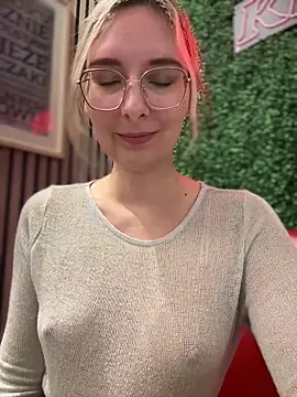 The Snowwhitee online show from 02.15.25