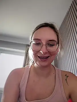 The Snowwhitee online show from 02.15.25