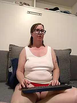 SweetandNaughty1 online show from 05.06.26