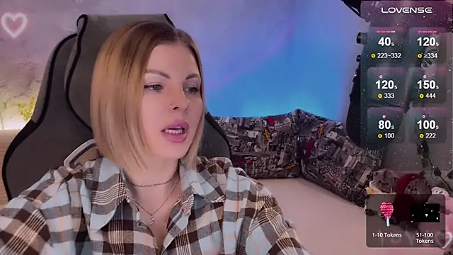 Snapshot of Your_Sweet_Lilu chatting on 12.03.24 Your Sweet Lilu online show from 12.03.24